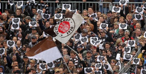 St. Pauli-Fans HamburgerAbendblatt2 Brand Communitys: Wann ist ein Fan ein Fan?